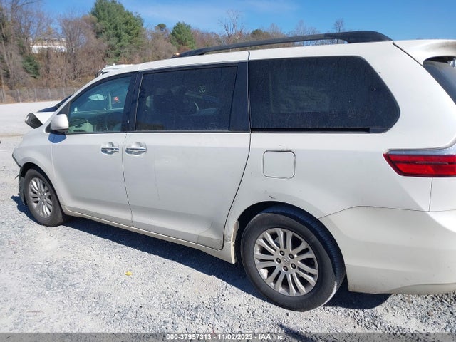 Toyota Sienna Xle 8 Passenger 2015 5TDYK3DC0FS549092 Image 14