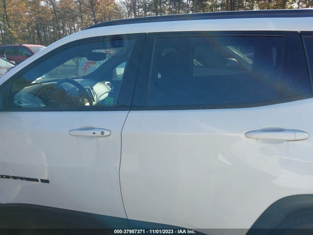 3C4NJCEB7MT587532 Jeep Compass 80th Anniversary Fwd