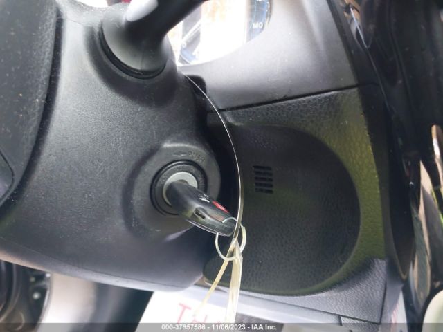 5YFBURHE6JP847582 Toyota COROLLA LE