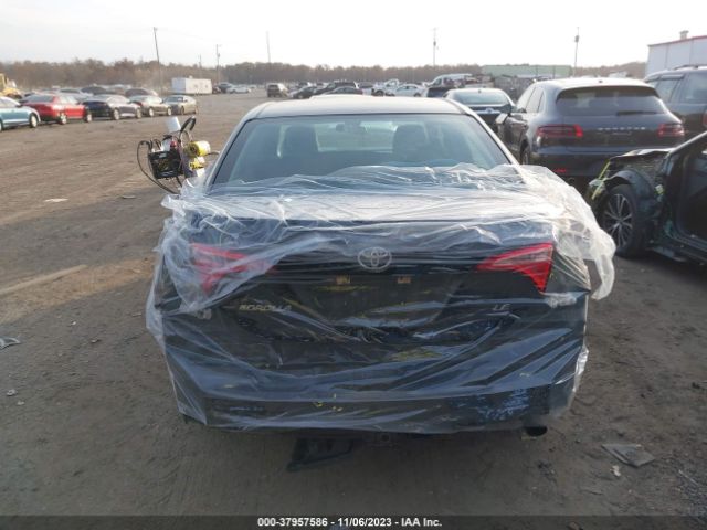 5YFBURHE6JP847582 Toyota COROLLA LE