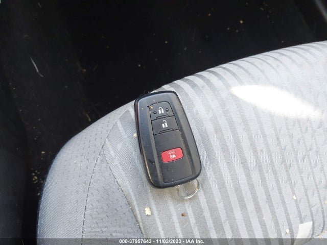 Toyota Prius Two Eco 2016 JTDKARFU4G3003948 Image 11