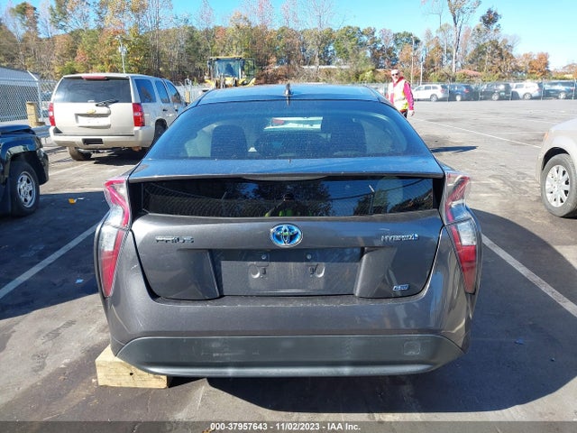 Toyota Prius Two Eco 2016 JTDKARFU4G3003948 Image 16