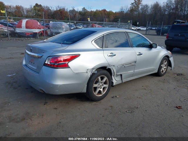 Nissan Altima 2.5 S 2015 1N4AL3AP6FC470491 Image 4