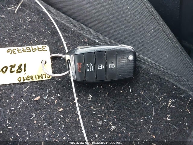 KIA Optima Lx 2018 5XXGT4L32JG272357 Image 11