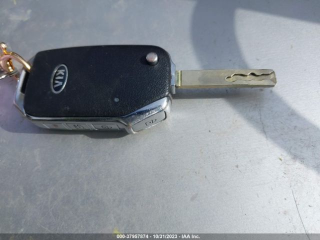 KNDJ63AU4L7702095 KIA Soul Gt-line