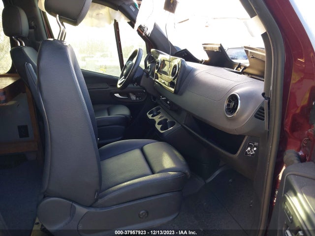W1W4EBVYXNT104860 Mercedes-Benz Sprinter 2500 Standard Roof V6