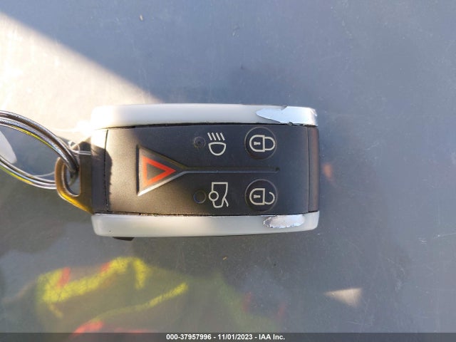 2011 JAGUAR XF SAJWA0FB1BLS18547 Photo 10