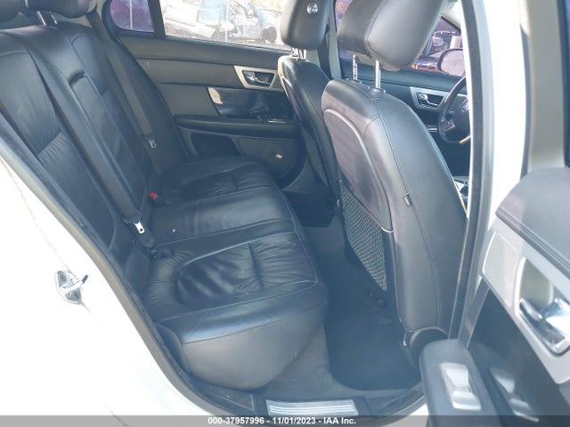 2011 JAGUAR XF SAJWA0FB1BLS18547 Photo 7
