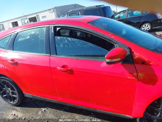 2016 FORD FOCUS SE VIN: 1FADP3K23GL329822