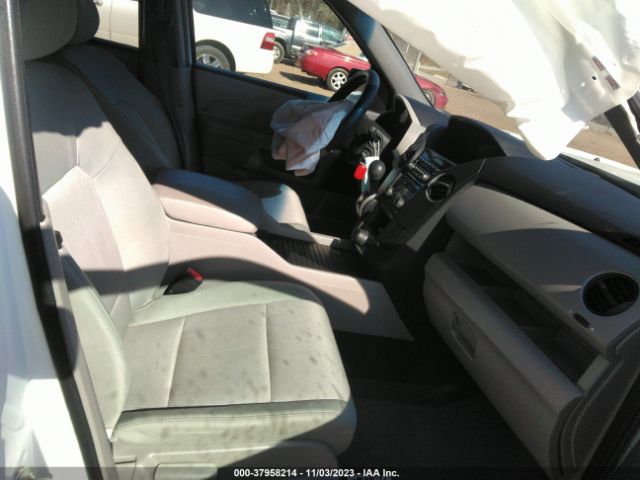 5FNYF3H3XFB026861 Honda PILOT SE