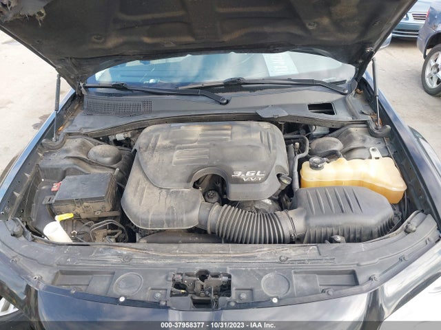Chrysler 300C 2017 2C3CCAEG0HH566476 Image 10