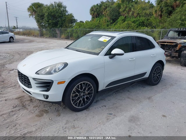 2015 PORSCHE MACAN WP1AB2A55FLB62250 Photo 1