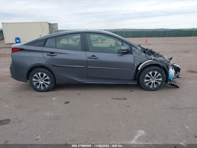 2021 TOYOTA PRIUS XLE AWD-E VIN: JTDL9MFU4M3029008