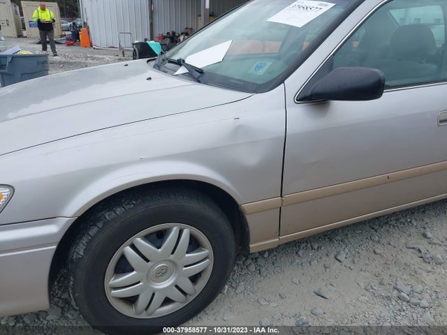 2001 TOYOTA CAMRY LE VIN: 4T1BG22K11U804523