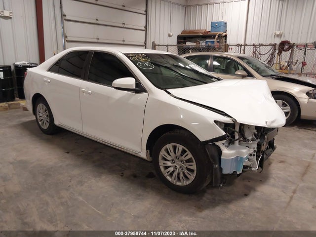 Toyota CAMRY LE 2014 4T4BF1FK9ER428835 Image 1