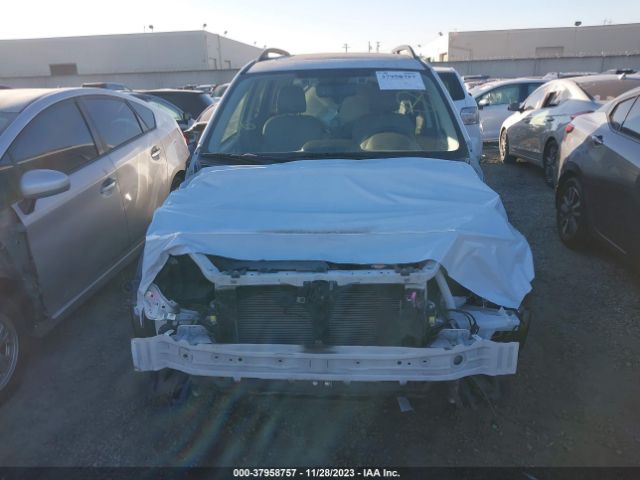 JF2SJARC0JH549551 Subaru Forester Limited
