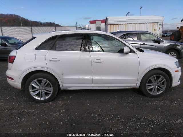 WA1EFCFS7GR011236 Audi Q3 Premium Plus