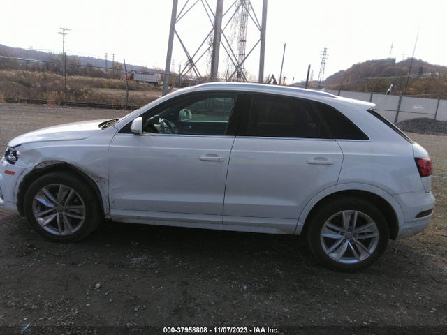 WA1EFCFS7GR011236 Audi Q3 Premium Plus
