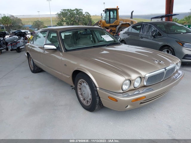 1998 JAGUAR XJ8 SAJKX6243WC822551 Photo 0