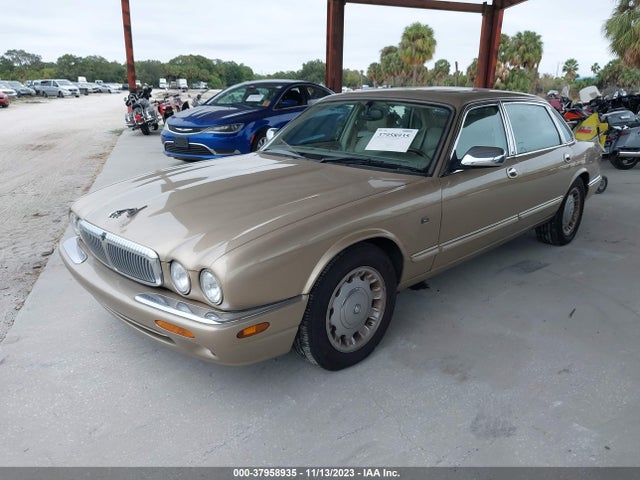 1998 JAGUAR XJ8 SAJKX6243WC822551 Photo 1