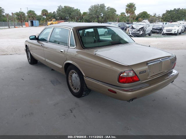 1998 JAGUAR XJ8 SAJKX6243WC822551 Photo 2