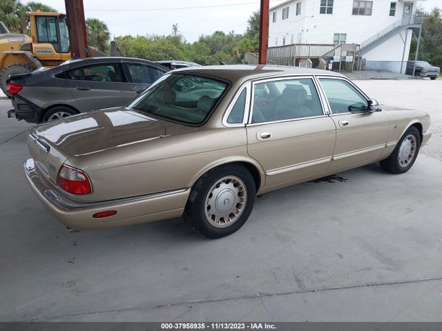 1998 JAGUAR XJ8 SAJKX6243WC822551 Photo 3