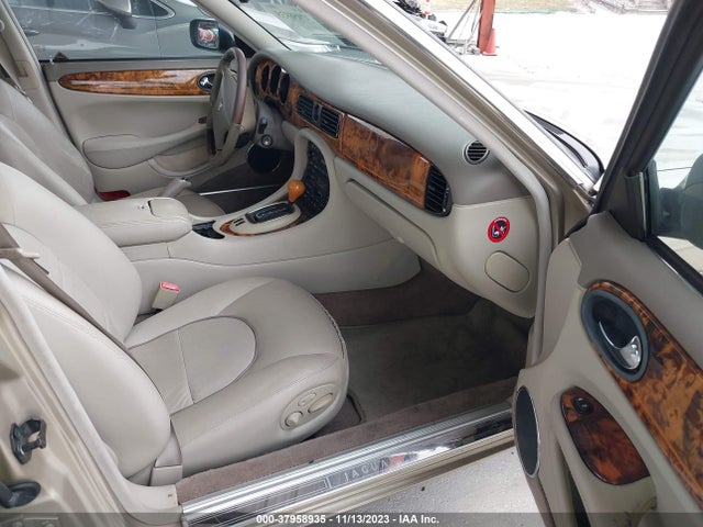 1998 JAGUAR XJ8 SAJKX6243WC822551 Photo 4