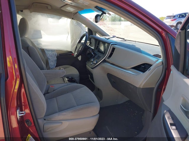 Toyota Sienna Le 8 Passenger 2015 5TDKK3DC4FS641425 Image 5