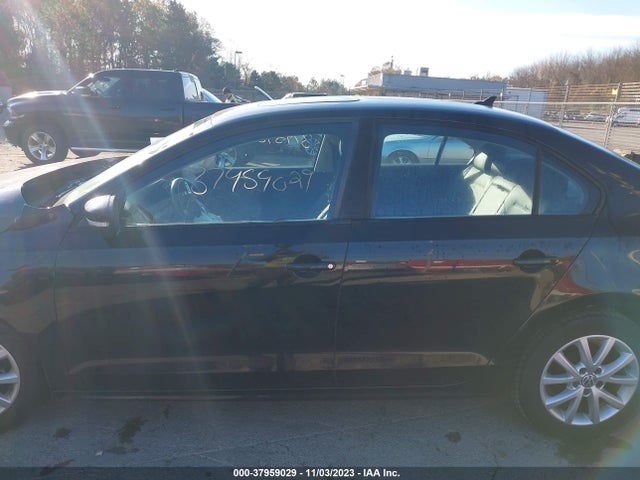 2011 VOLKSWAGEN JETTA 2.5L SE VIN: 3VWDZ7AJ2BM304631