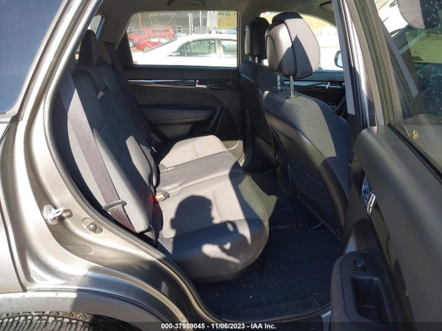 2011 KIA SORENTO LX VIN: 5XYKTDA12BG173773