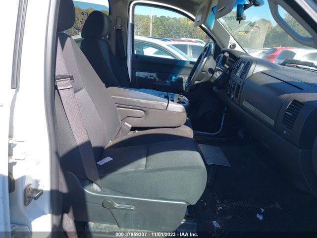 2013 CHEVROLET SILVERADO 1500 LT VIN: 3GCPCSE04DG313998