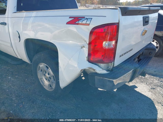 2013 CHEVROLET SILVERADO 1500 LT VIN: 3GCPCSE04DG313998