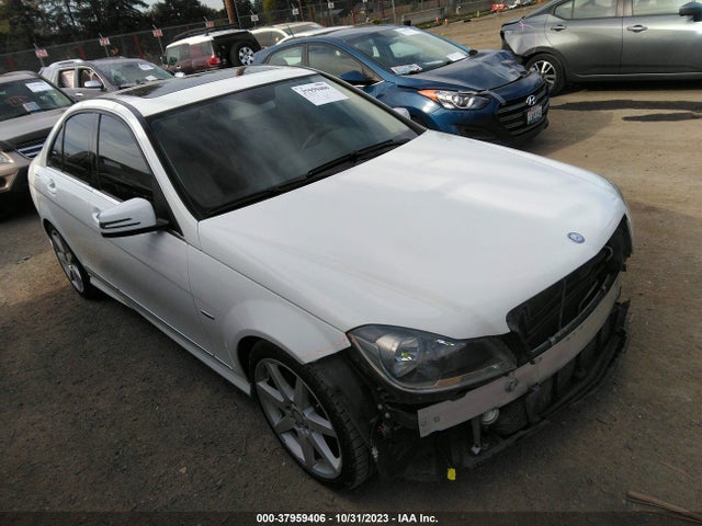 2012 MERCEDES-BENZ C 250 LUXURY/SPORT VIN: WDDGF4HB0CR239208