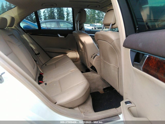 2012 MERCEDES-BENZ C 250 LUXURY/SPORT VIN: WDDGF4HB0CR239208