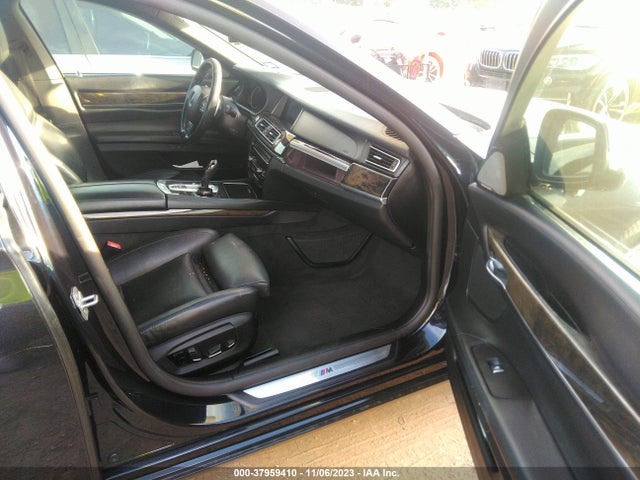 WBAYA8C53FD825387 BMW 750i