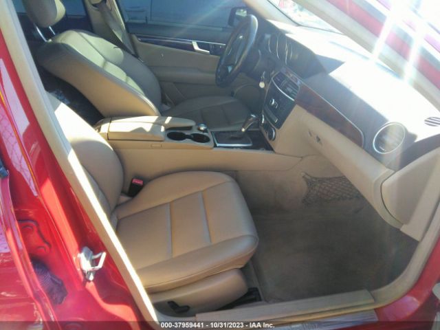 WDDGF4HB2EA961068 Mercedes-Benz C 250 Sport/luxury