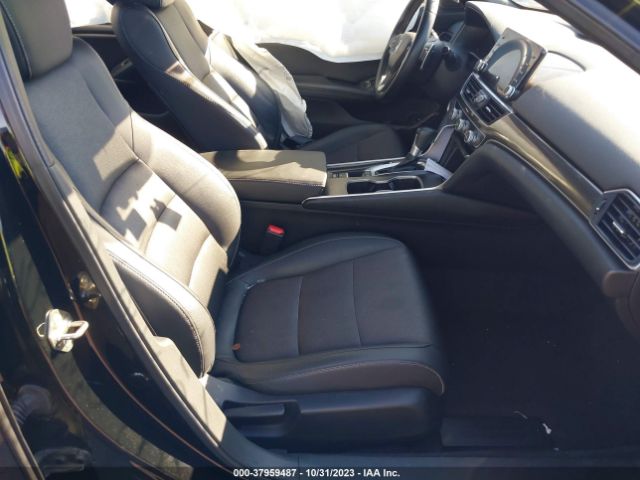 1HGCV1F32JA268065 Honda Accord Sport