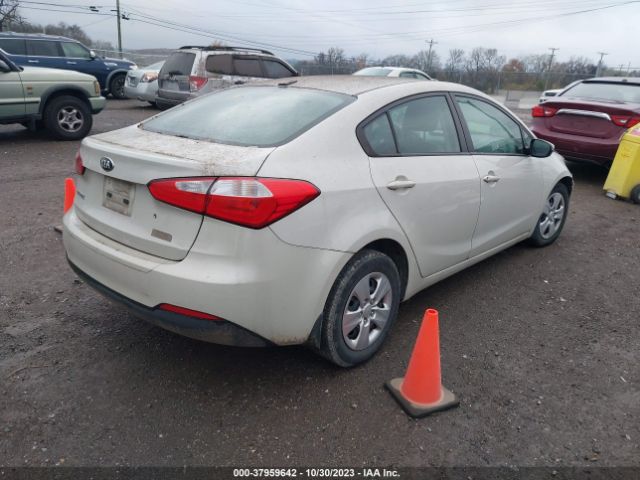 KNAFK4A68F5379420 KIA FORTE LX