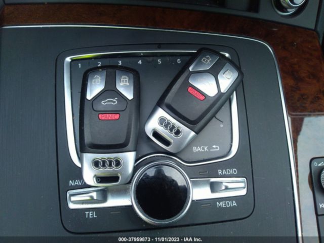 WA1BNAFY9J2078256 Audi Q5 Premium Plus
