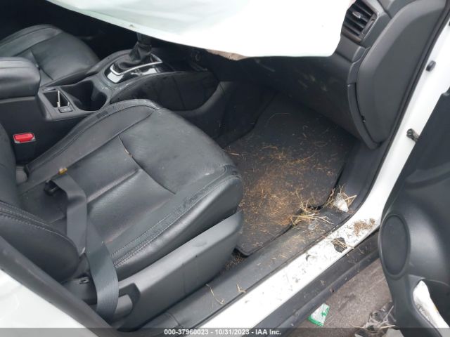 5N1AT2MV5HC885685 Nissan Rogue Sl