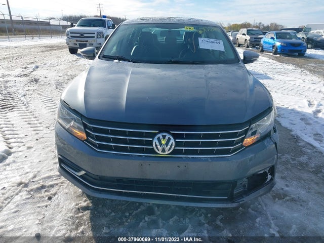 1VWLA7A35KC009304 Volkswagen Passat 2.0t Wolfsburg Edition
