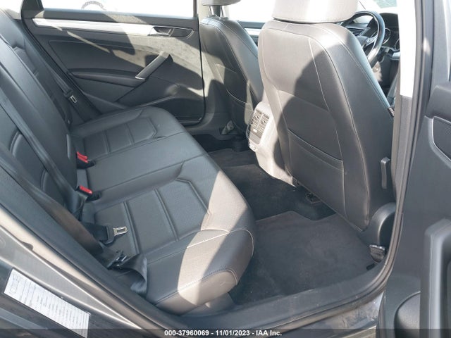 1VWLA7A35KC009304 Volkswagen Passat 2.0t Wolfsburg Edition