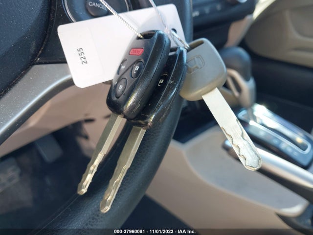 2013 HONDA CIVIC SDN LX VIN: 2HGFB2F58DH564453