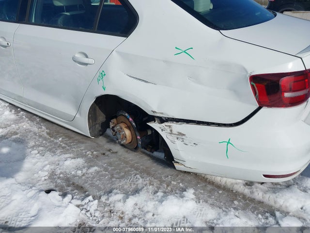 3VWD17AJ3GM285182 Volkswagen Jetta Sedan 1.8t Sport