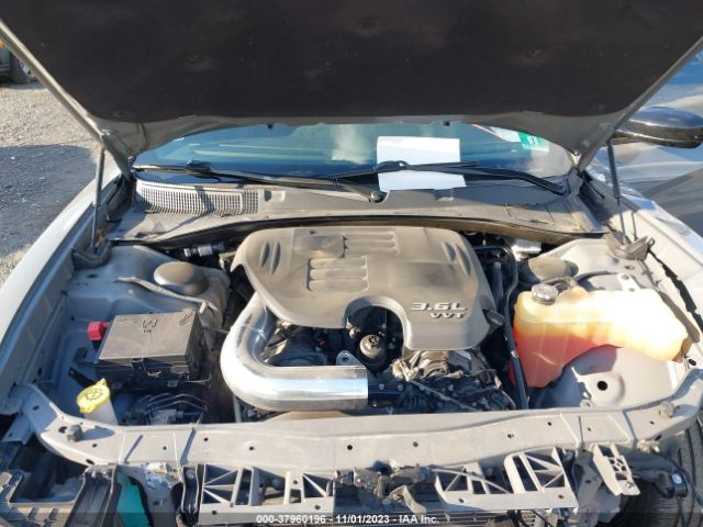 2C3CDXHG8JH200847 Dodge Charger Sxt Plus Rwd