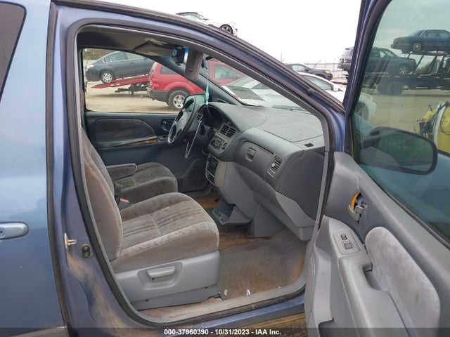 2001 TOYOTA SIENNA LE VIN: 4T3ZF13CX1U356969