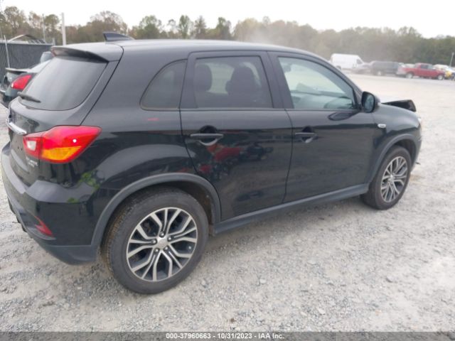 2018 MITSUBISHI OUTLANDER SPORT JA4AP3AU0JU024032 Photo 3