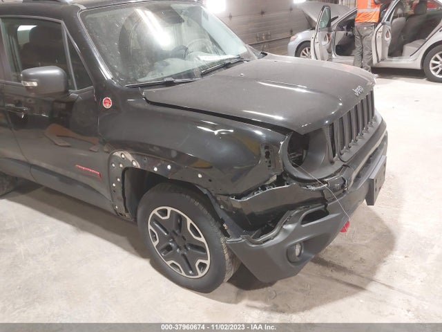 Продажа на аукционе авто 2015 Jeep Renegade Trailhawk, vin: ZACCJBCT9FPB28316, номер лота: 37960674