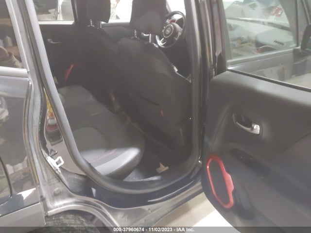 Продажа на аукционе авто 2015 Jeep Renegade Trailhawk, vin: ZACCJBCT9FPB28316, номер лота: 37960674