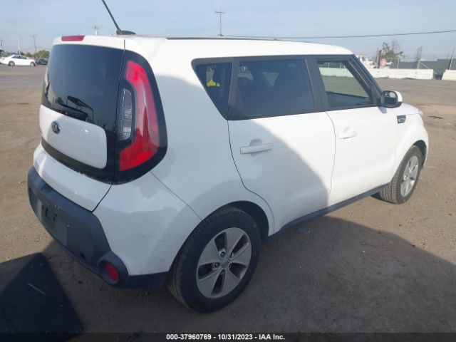 KNDJN2A21G7358632 KIA Soul Base